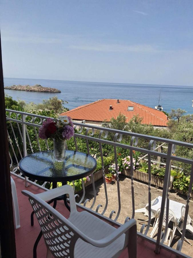 Apartments Andjus Sveti Stefan Ngoại thất bức ảnh