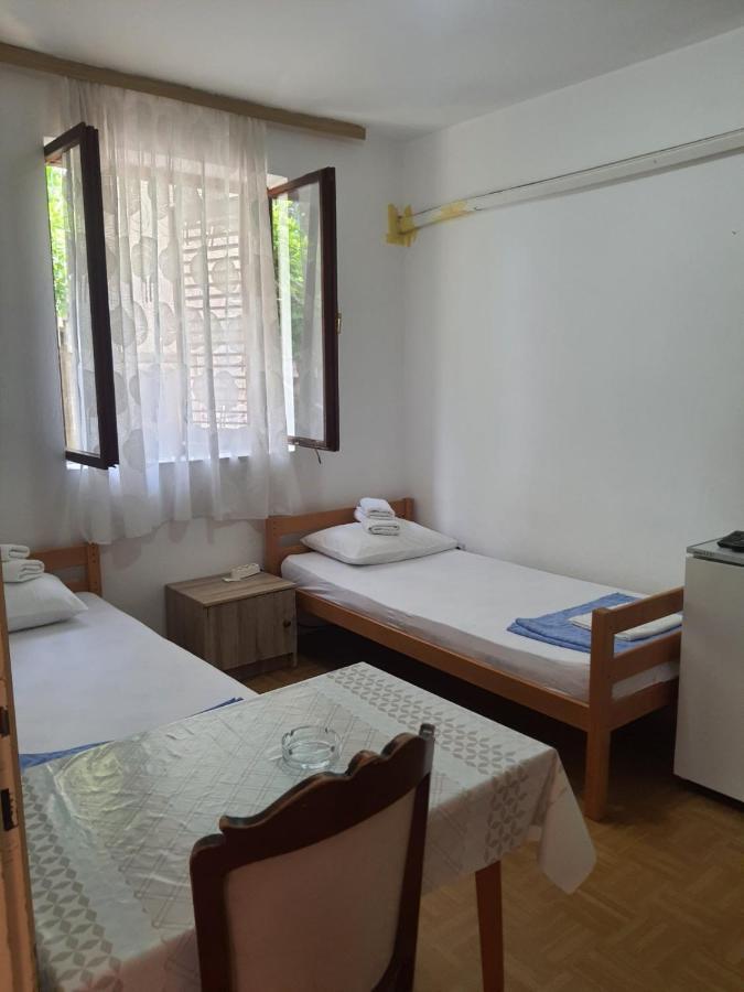 Apartments Andjus Sveti Stefan Ngoại thất bức ảnh
